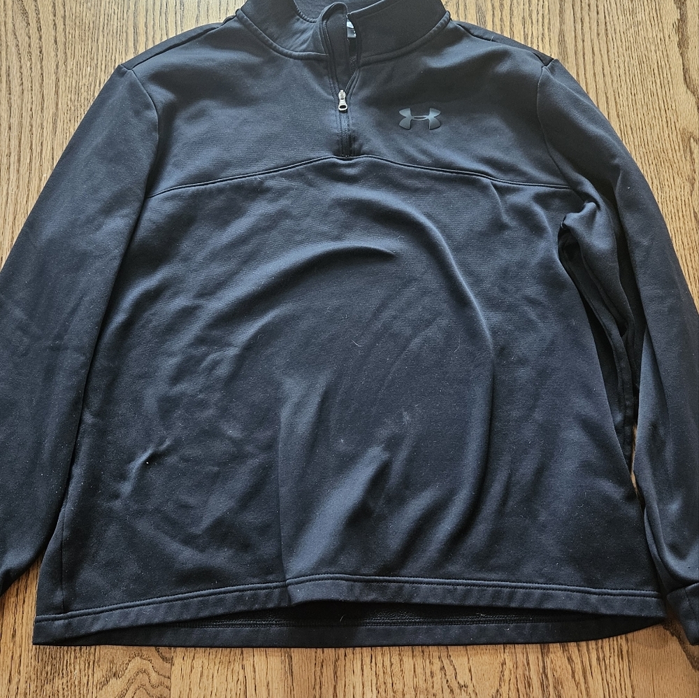 Under Armour Black Quarter-Zip Pullover Size Large.